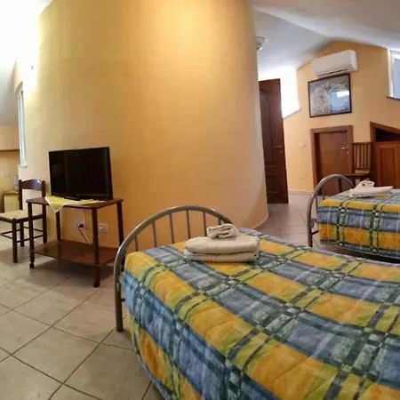 Naclerio 3* سارزانا