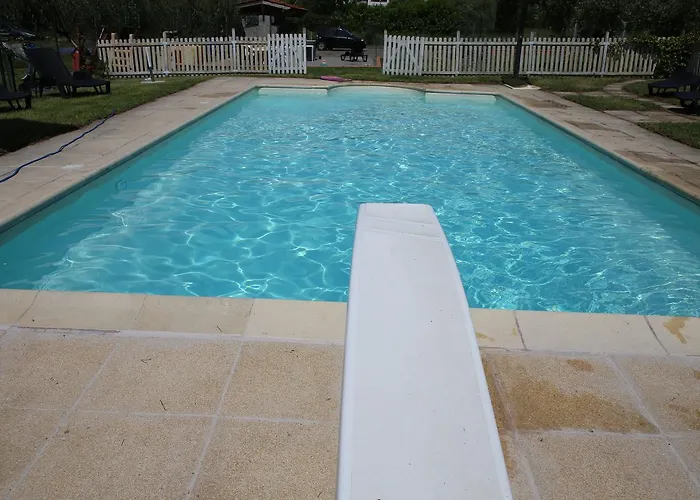 Naclerio فندق مبيت وإفطار 3*